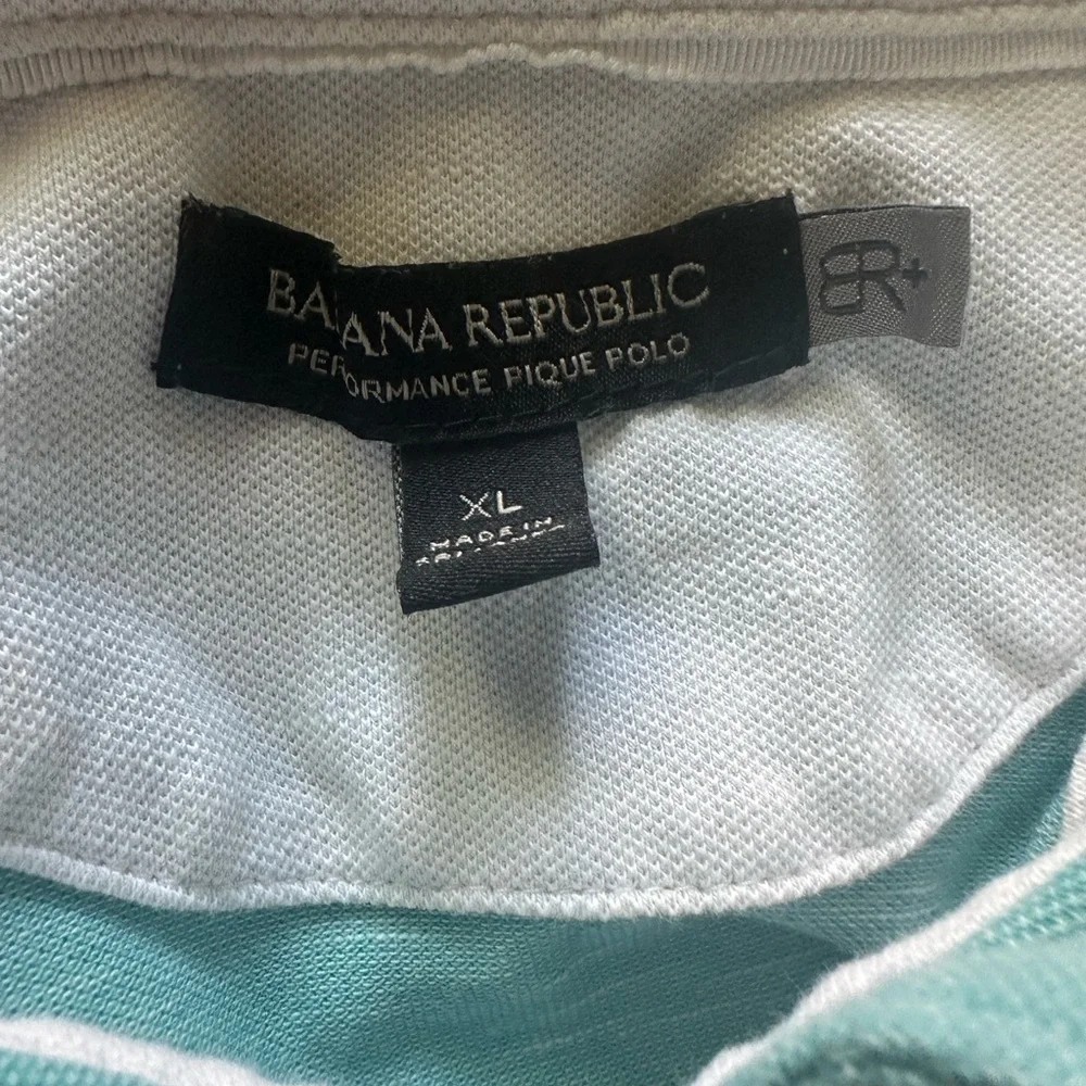 Men’s pre own as is size XL banana republic polo shirt Hazel pocket